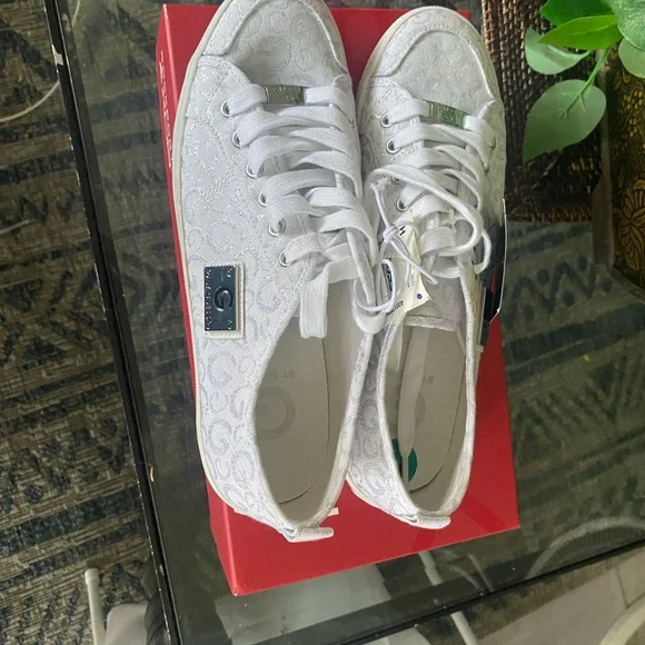 Guess Women's White Sneakers - Picture 3 of 4
